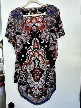 INC International Concepts Black & Rust Paisley V-Neck Short Sleeve Top